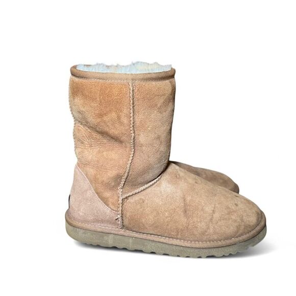 UGG Boots Classic Short II Genuine Sheepskin Chestnut Slip On Size 8 - Picture 2 of 6